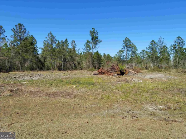 1296 Janells River Dr, Folkston, GA 31537