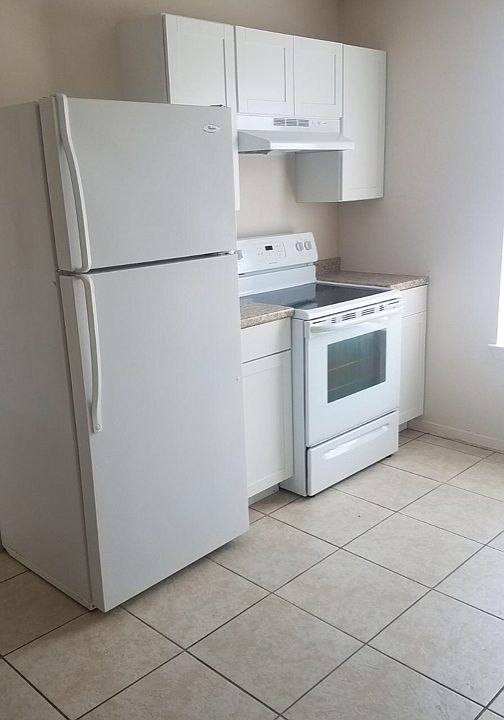 2nd image of 208 Erby Ave APT A