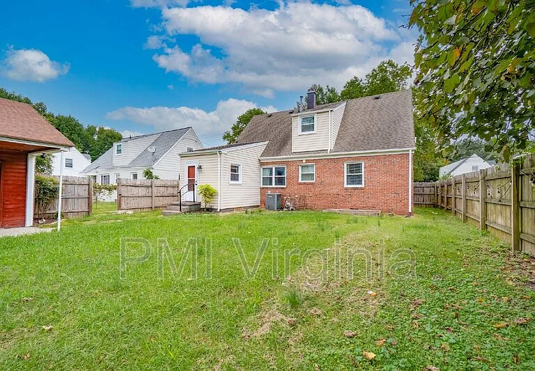 7805 Sheryl Dr — Photo 33