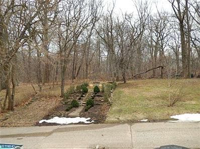 2nd image of 2705 E Country Club Rd