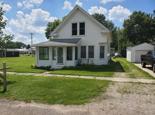 212 Dewey St, Norway, IA 52318