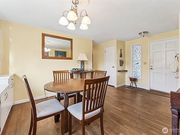 3rd image of 406 Dupont Avenue