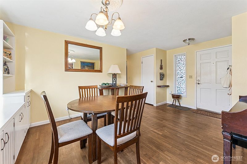 4th image of 406 Dupont Avenue