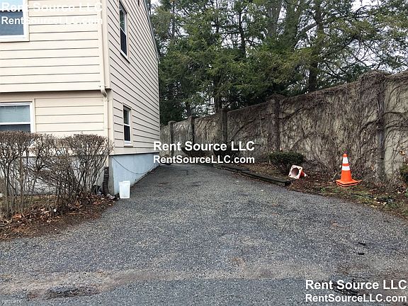 18 Lyons St. Watertown Shared Unit Photo 6