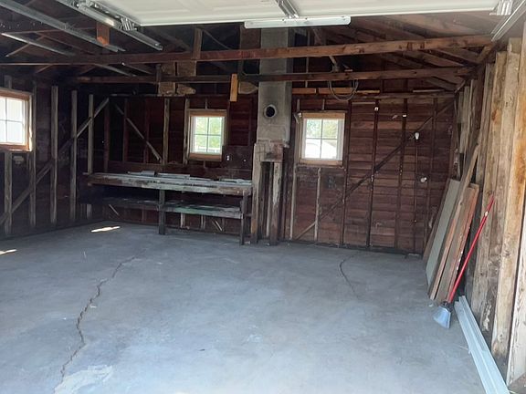 3rd image of 2315 E Everett Ave