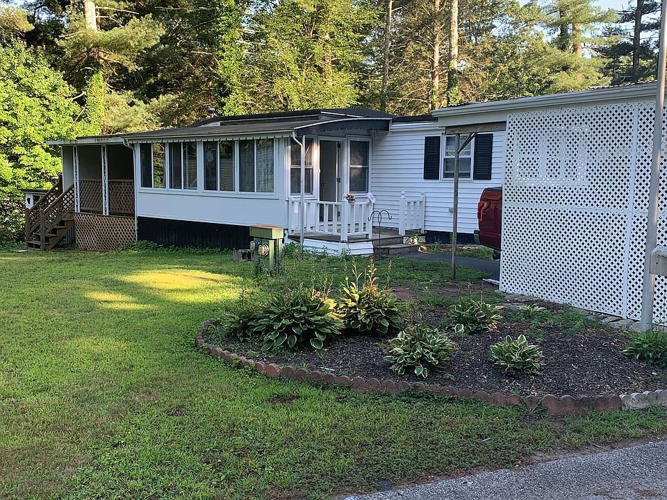 1st image of 27 Parkwood Dr