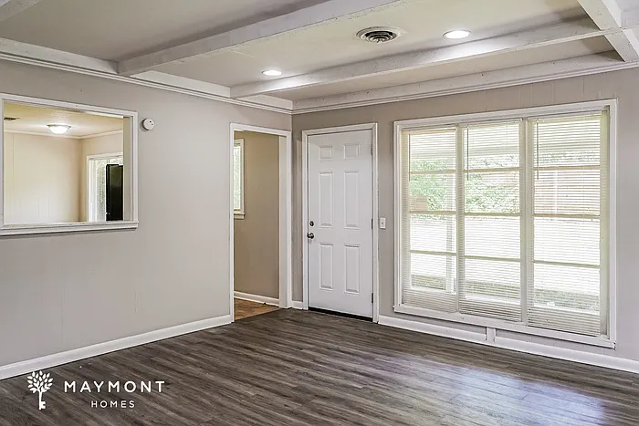 4 bed, 2.0 bath, 2042 sqft, $1,795 — Photo 3