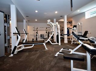 1 Searles Rd, Darien, CT 06820