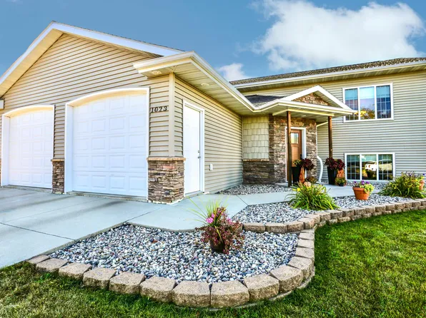 1023 Ash Ln, Aberdeen City, SD 57401