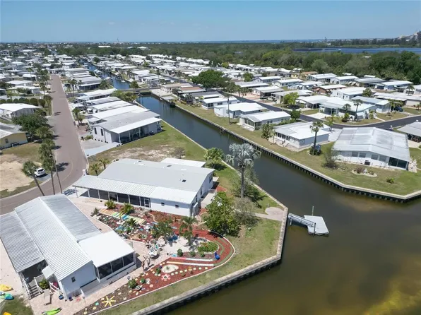 131 E Saint Annes Cir, Apollo Beach, FL 33572