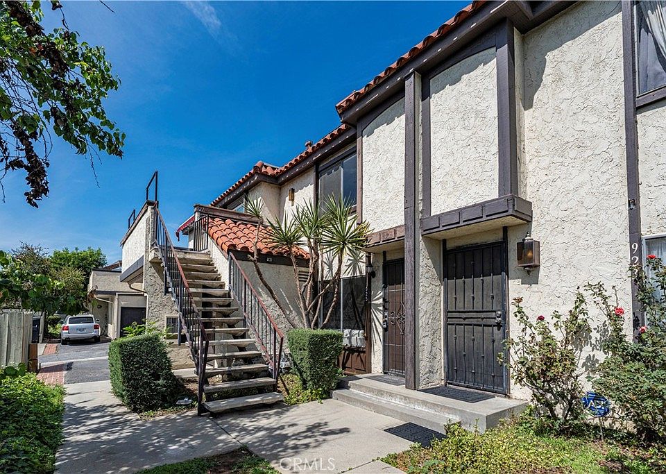 1st image of 925 Cabrillo Dr #C