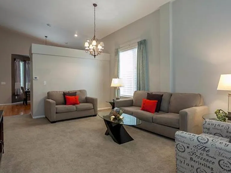 10930 Brooklawn Rd — Photo 2