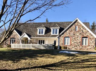 4602 W Madero Dr, Mequon, WI 53092
