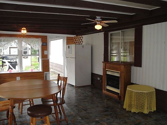 3rd image of 37208 Mississippi Dr