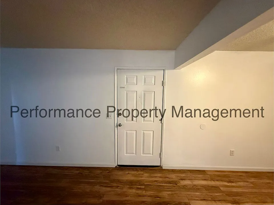 Crest View Apartments