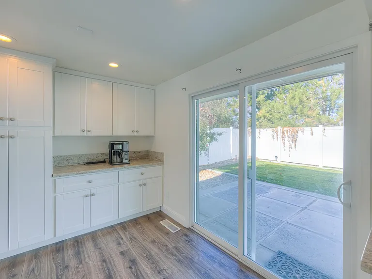 605 Autumn Hills Dr — Photo 6