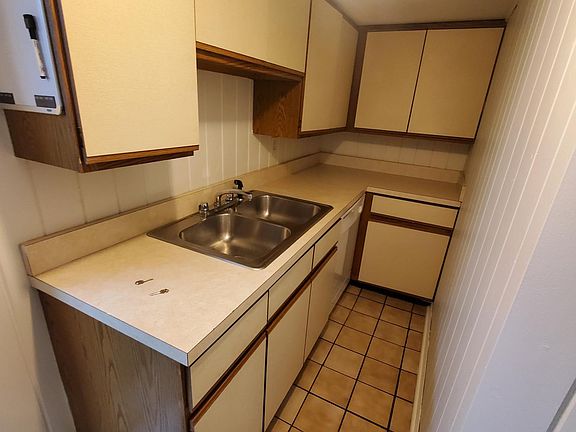 5th image of 2452 N Francisco Ave #B