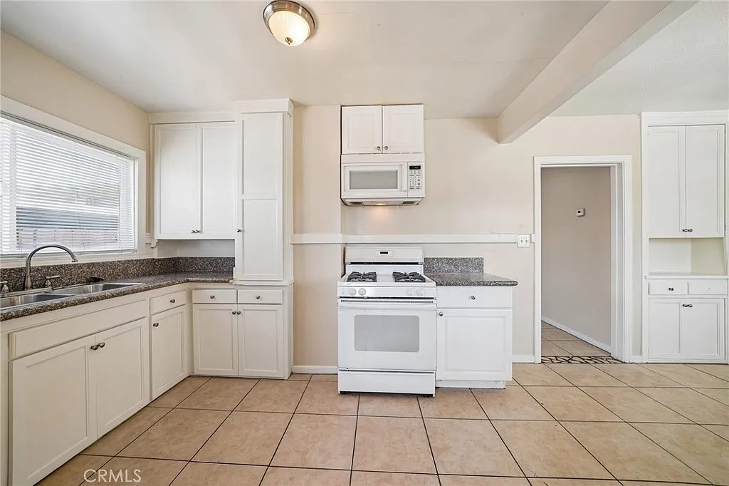 2 bed, 1100 sqft, $2,495 — Photo 1