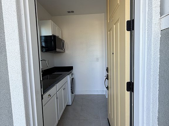 3rd image of 2750 Tacoma Dr