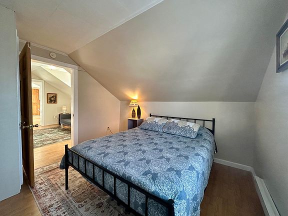 5th image of 22 Weed St