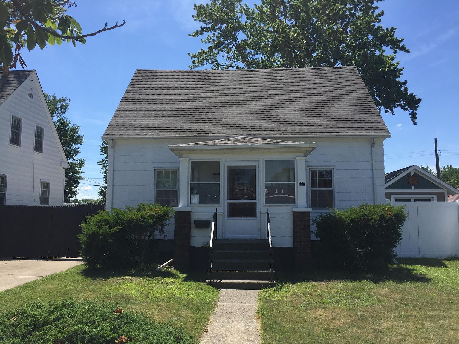 437 Ford Ave, Wyandotte, MI 48192 | Zillow
