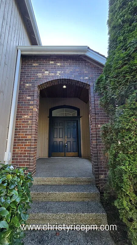 4 bed, 3.0 bath, 3140 sqft, $4,995 — Photo 4