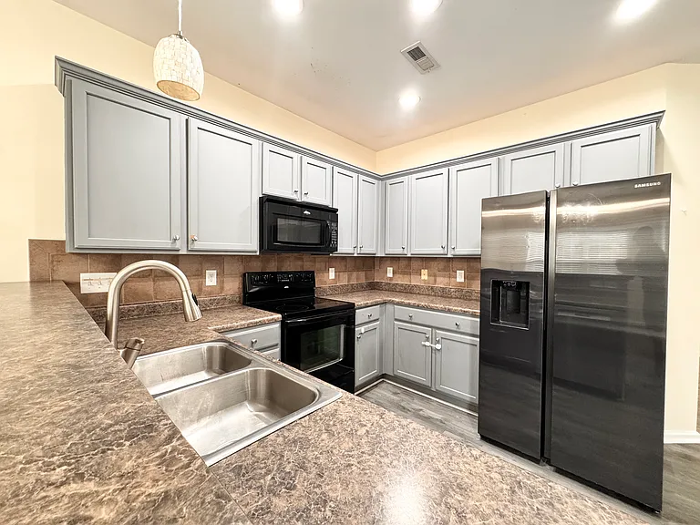 9708 Walkers Glen Dr — Photo 6