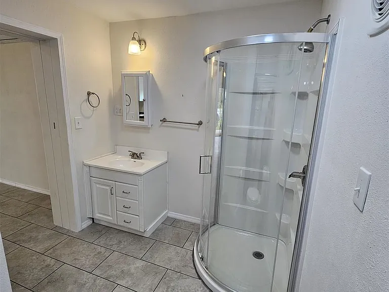 9775 N Loop Rd #1 — Photo 11