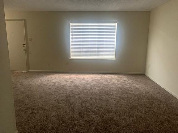 2nd image of 2117 Seven Oaks Dr