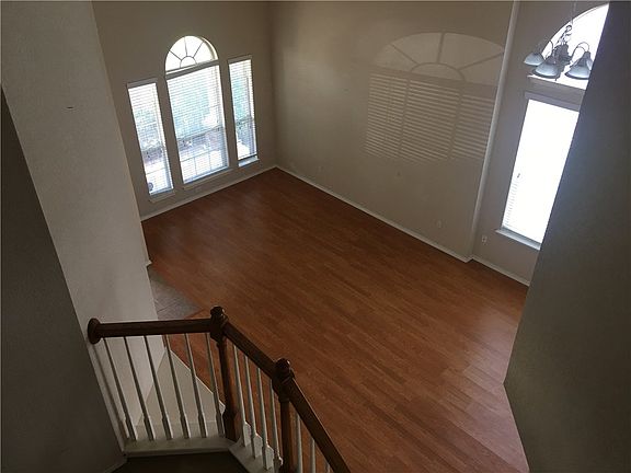 3rd image of 2704 Tinmouth St
