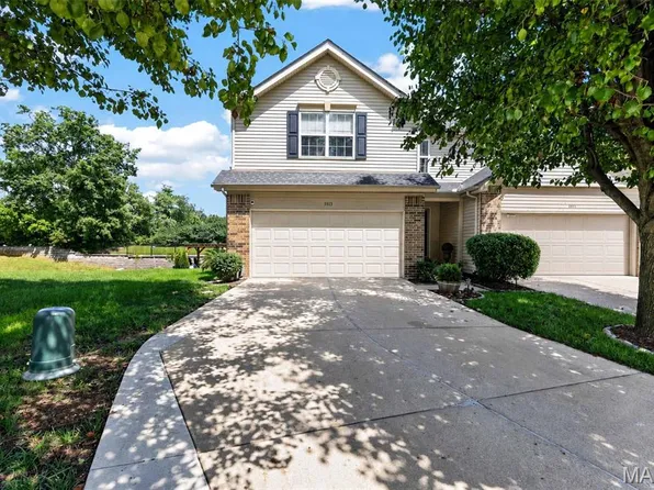 5513 Wavecrest Cir, Saint Charles, MO 63304