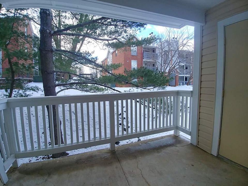 1st image of 1525 Lincoln Way APT 202