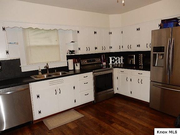 3rd image of 515 E Hamtramck St