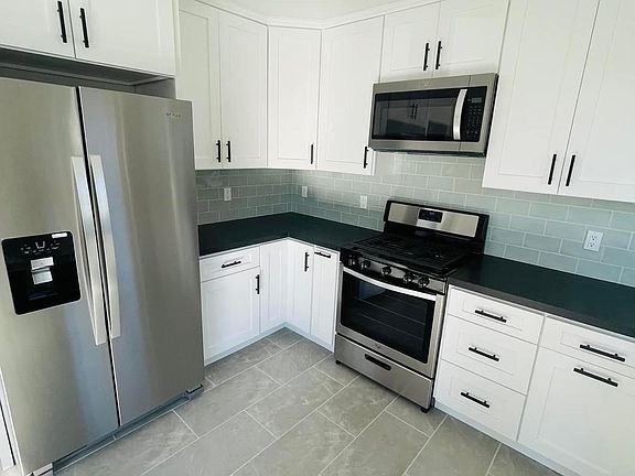 4th image of 6451 Mammoth Ave #1