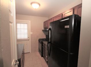 126 Old Ballwin Rd APT D, Ballwin, MO 63021