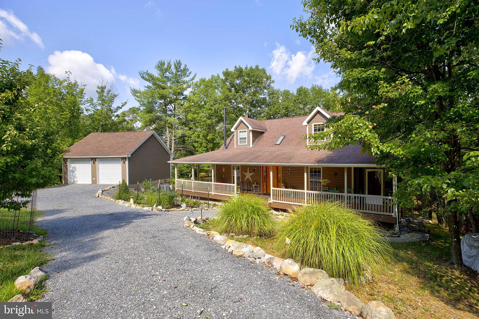 370 Hemlock Ct photo 1