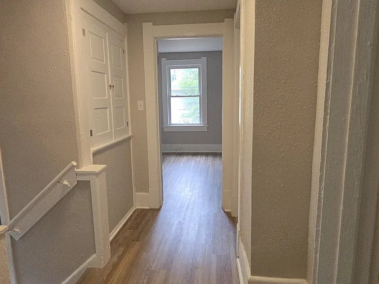 3827 1/2 Lockwood Ave — Photo 7