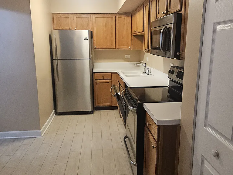 2214 S Goebbert Rd #279 — Photo 2