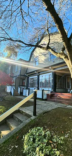 4731 19th Ave NE Photo 1