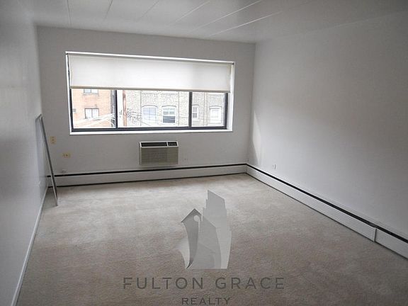3rd image of 6012 N Kenmore Ave #4AJF