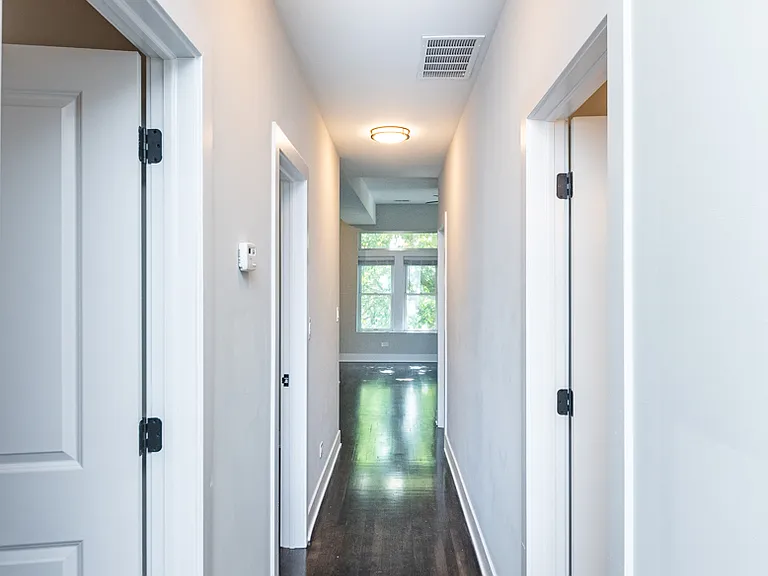 2658 W Cortez St #3 — Photo 5