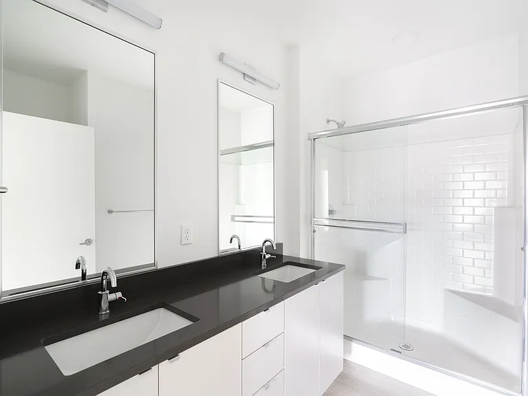 Henley Place — Photo 17