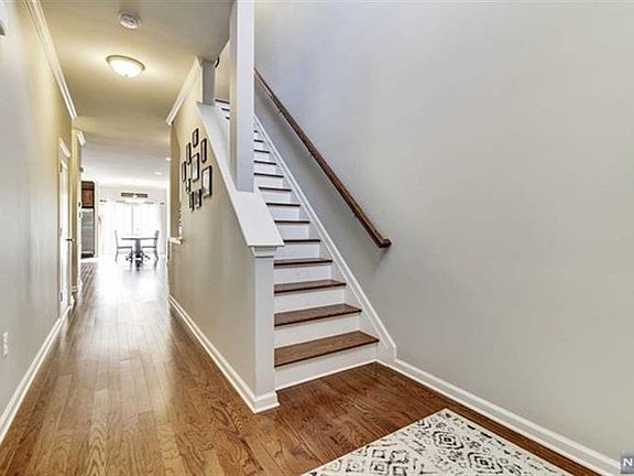 3rd image of 3 Burdett Ln