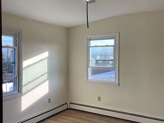 3rd image of 2000 Bright Ave