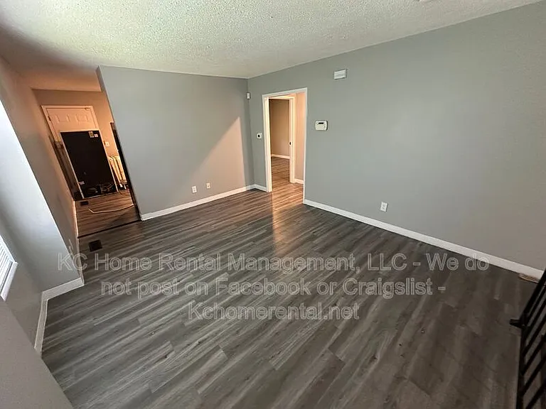 1615 Jackson Ave — Photo 7