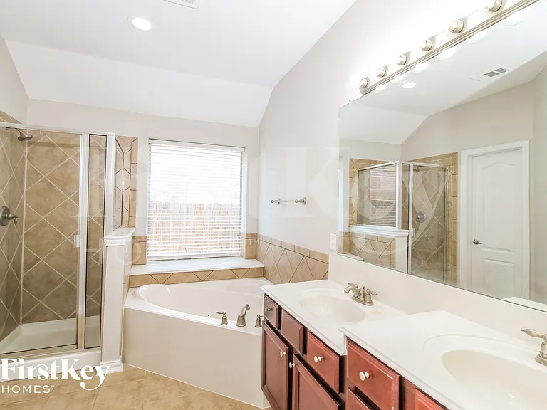 9752 Forney Trl — Photo 12