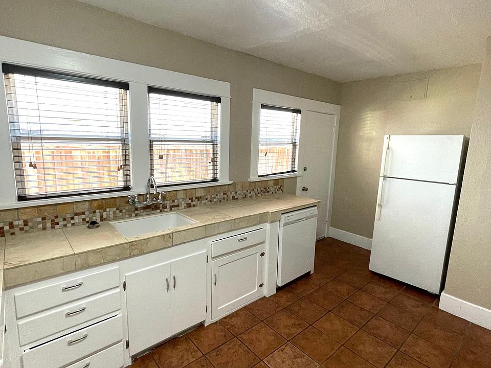 1st image of 741 Gladys Ave #741