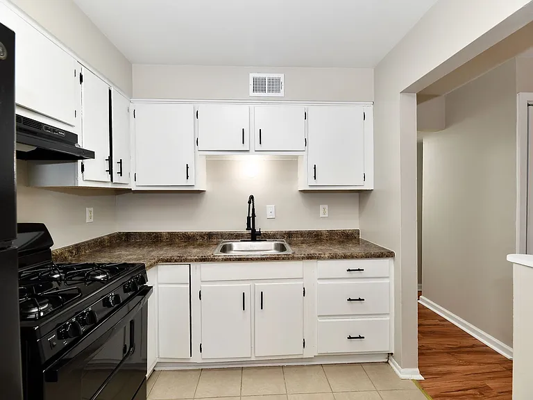The Cedars Apartment Homes — Photo 25