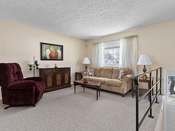 3rd image of 134 Parana Dr