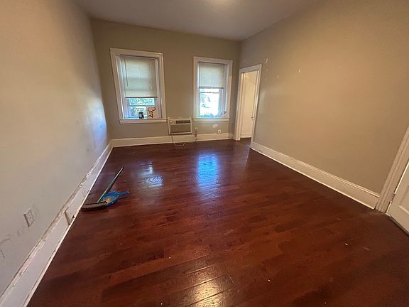 4th image of 3431 Spring Garden St #B2